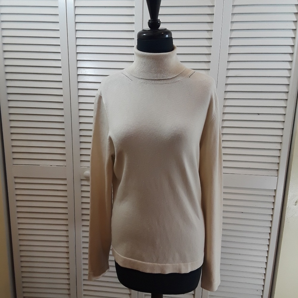 Elliot Lauren Cream Turtleneck NWT